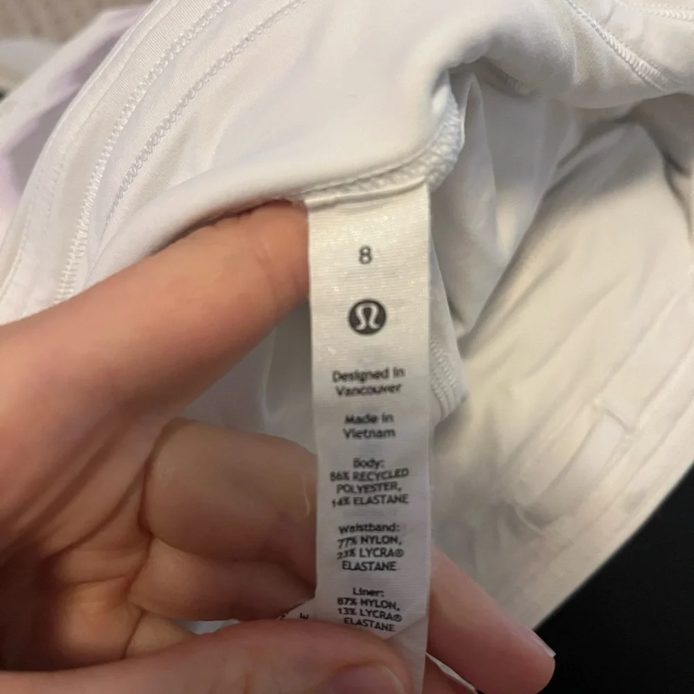 Lululemon Athletica White and Gray Skirt 8 reposhing bc I bought the wrong size - Picture 8 of 16